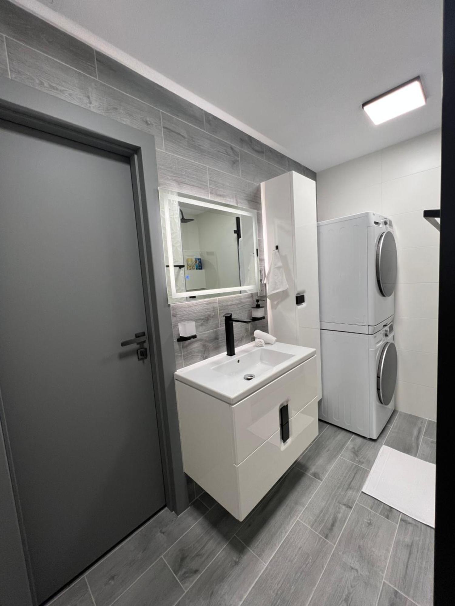 Apartman Piccoladuo V Banskej Bystrici بانْشكا بيشتريتْسا المظهر الخارجي الصورة